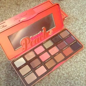 Too faced sweet peach palette